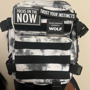 WOLFpak Monochrome Men's Backpack
